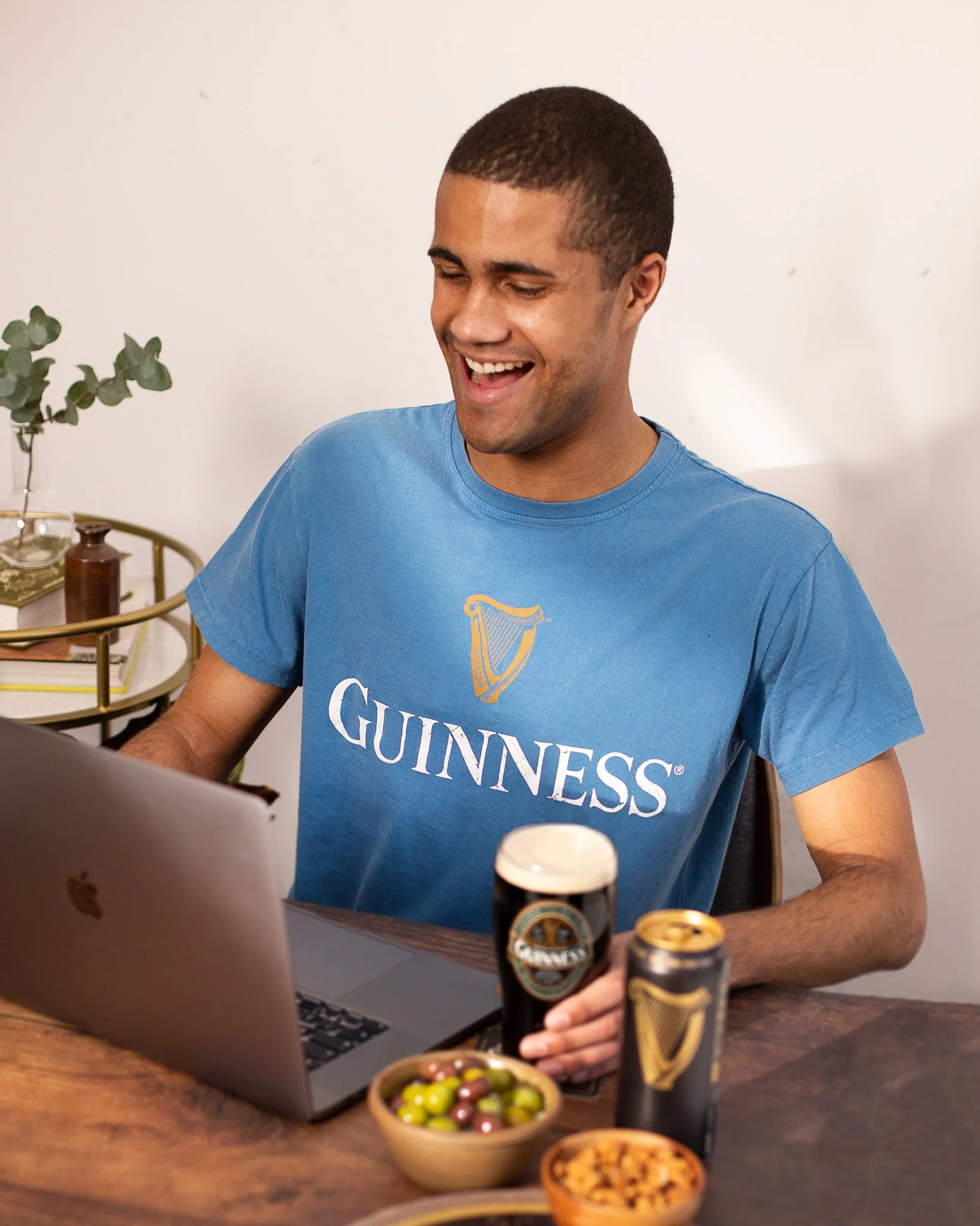 Guinness Premium Trademark Label Blue T-Shirt - Image 5