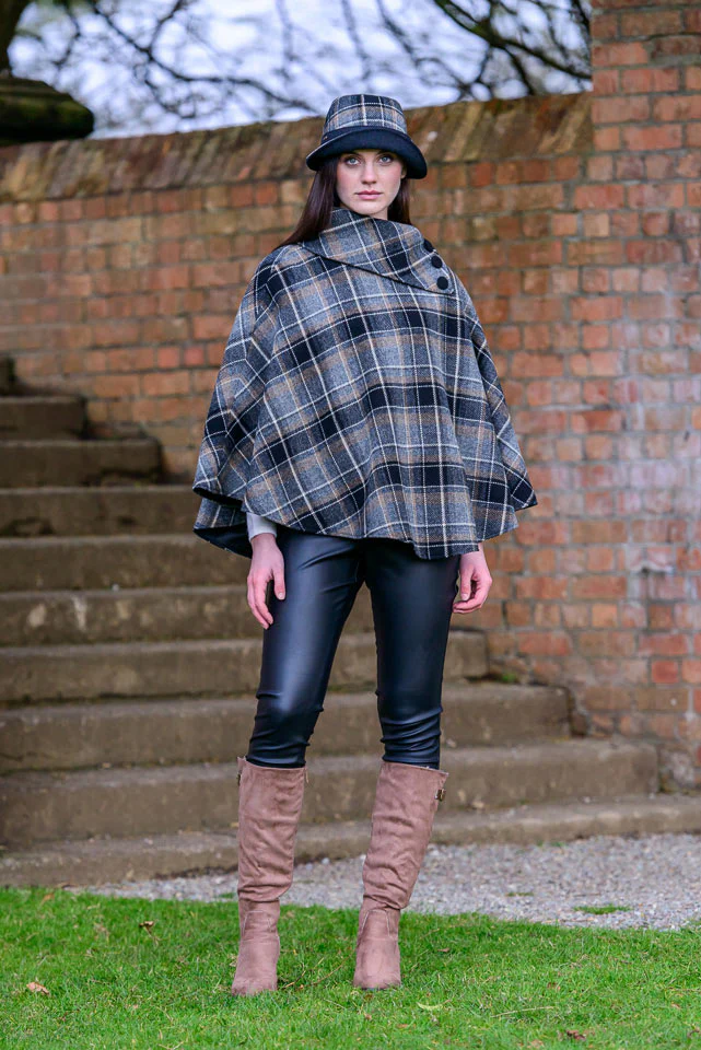 Mucros Weavers Poncho - Image 3