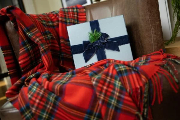 Royal Stewart Lambswool Throw - Image 2