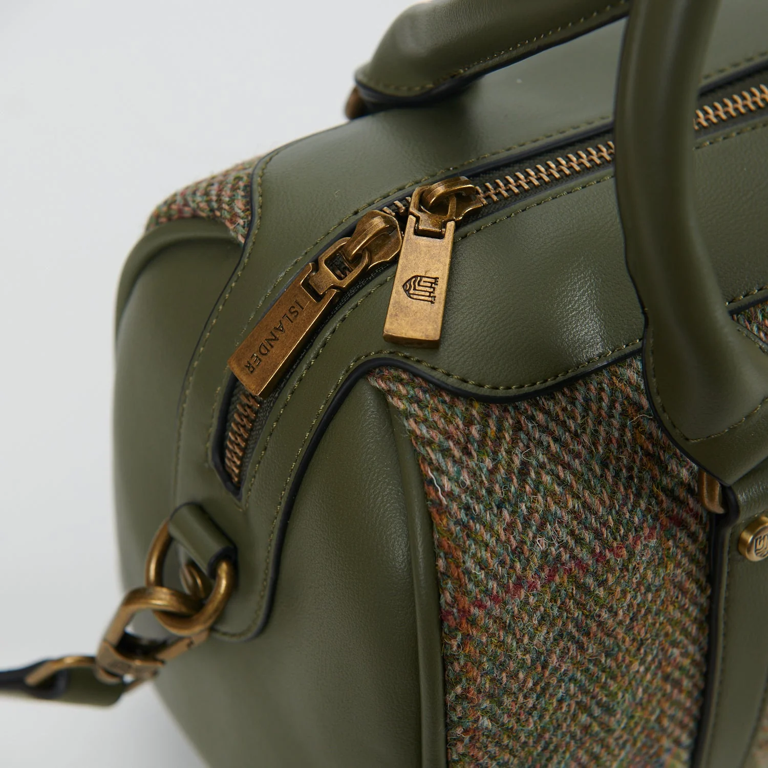The Medium Duffel - Image 24