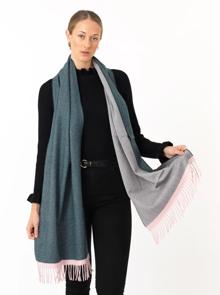 Women's Lambswool and Cashmere Wrap - Image 6